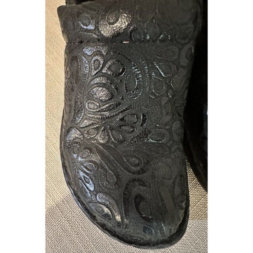 BOC Born Peggy Paisley Clog Black Embossed Leather Professional Work Shoe Sz 7.5 - Picture 2 of 6